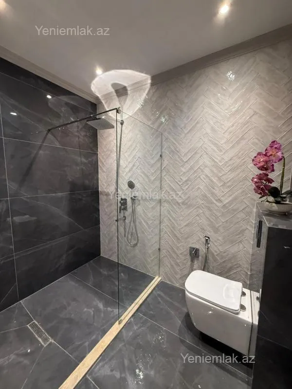 Satılır 2 otaqlı yeni tikili 68 m²