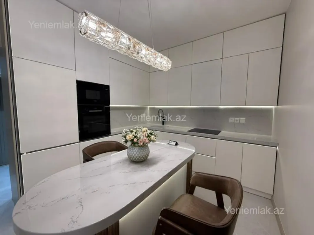 Satılır 2 otaqlı yeni tikili 68 m²