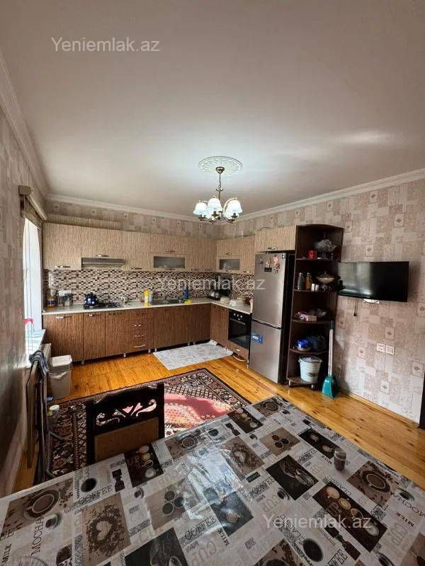Satılır 7 otaqlı həyət evi 175 m²
