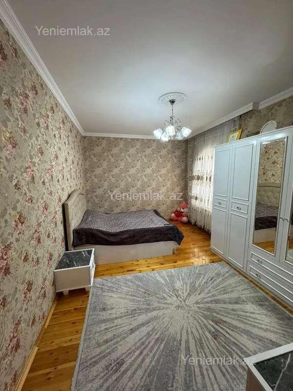 Satılır 7 otaqlı həyət evi 175 m²