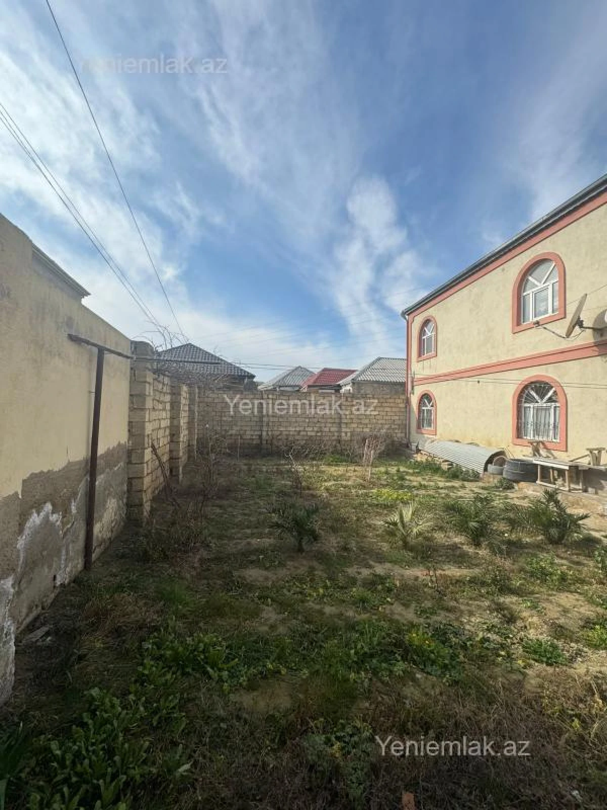 Satılır 7 otaqlı həyət evi 175 m²