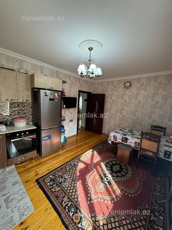 Satılır 7 otaqlı həyət evi 175 m²