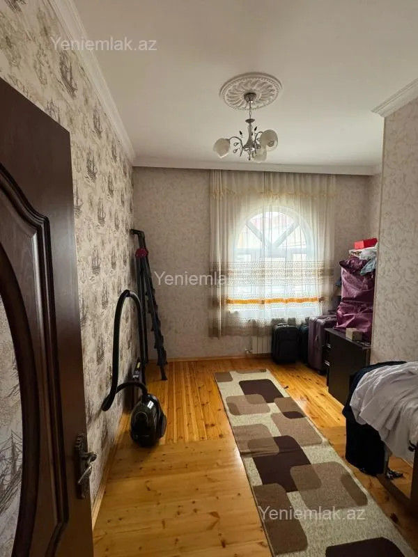 Satılır 7 otaqlı həyət evi 175 m²