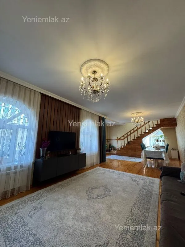Satılır 7 otaqlı həyət evi 175 m²