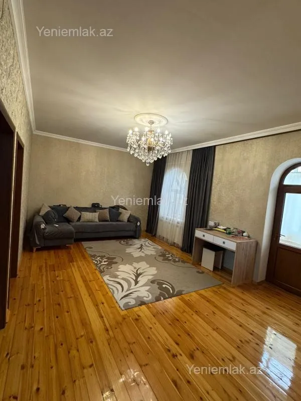 Satılır 7 otaqlı həyət evi 175 m²
