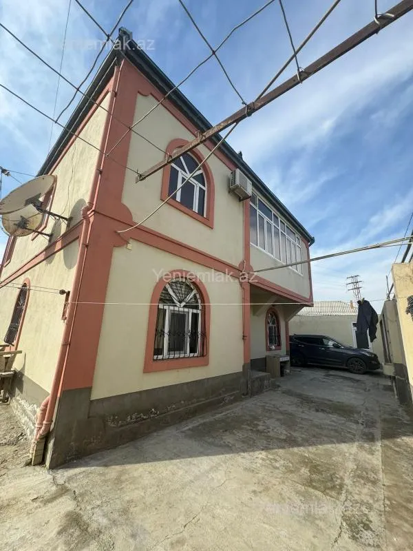 Satılır 7 otaqlı həyət evi 175 m²