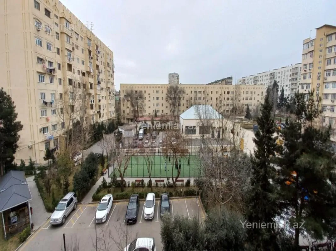 Satılır 5 otaqlı köhnə tikili 120 m²