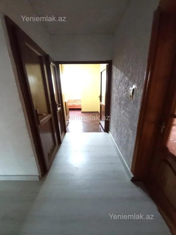Satılır 5 otaqlı köhnə tikili 120 m²