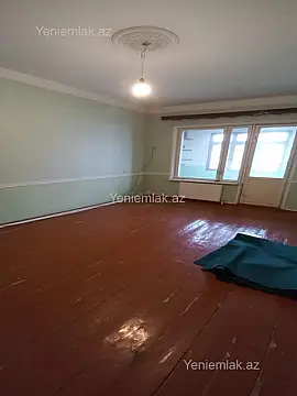 Satılır 5 otaqlı köhnə tikili 120 m²