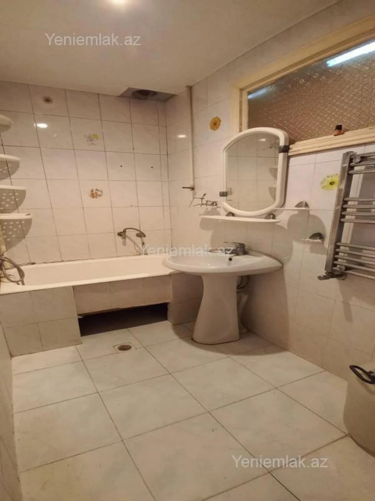 Satılır 5 otaqlı köhnə tikili 120 m²