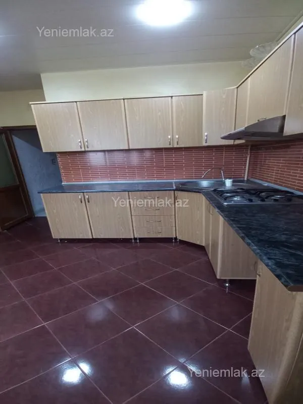 Satılır 5 otaqlı köhnə tikili 120 m²