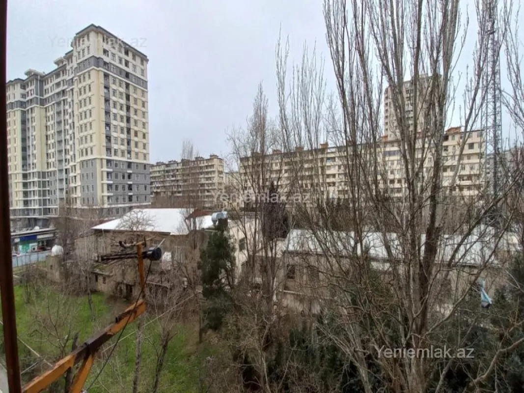 Satılır 5 otaqlı köhnə tikili 120 m²