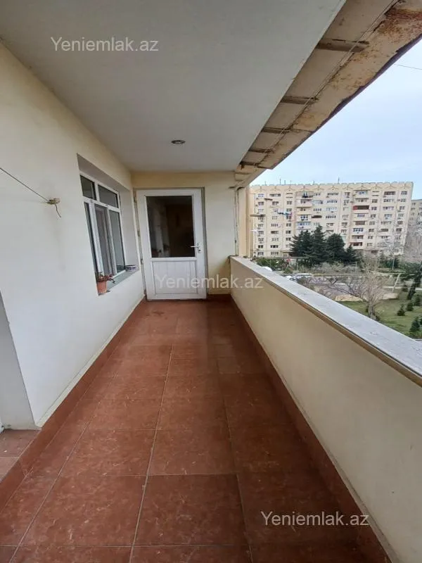 Satılır 5 otaqlı köhnə tikili 120 m²