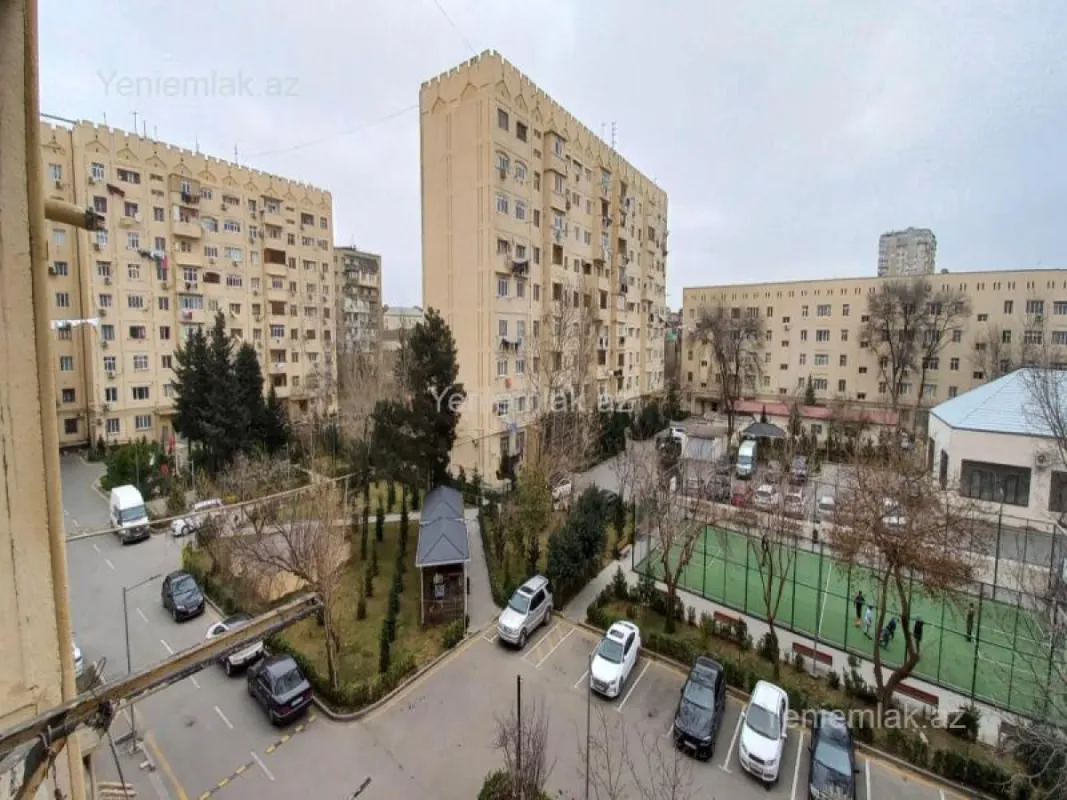 Satılır 5 otaqlı köhnə tikili 120 m²