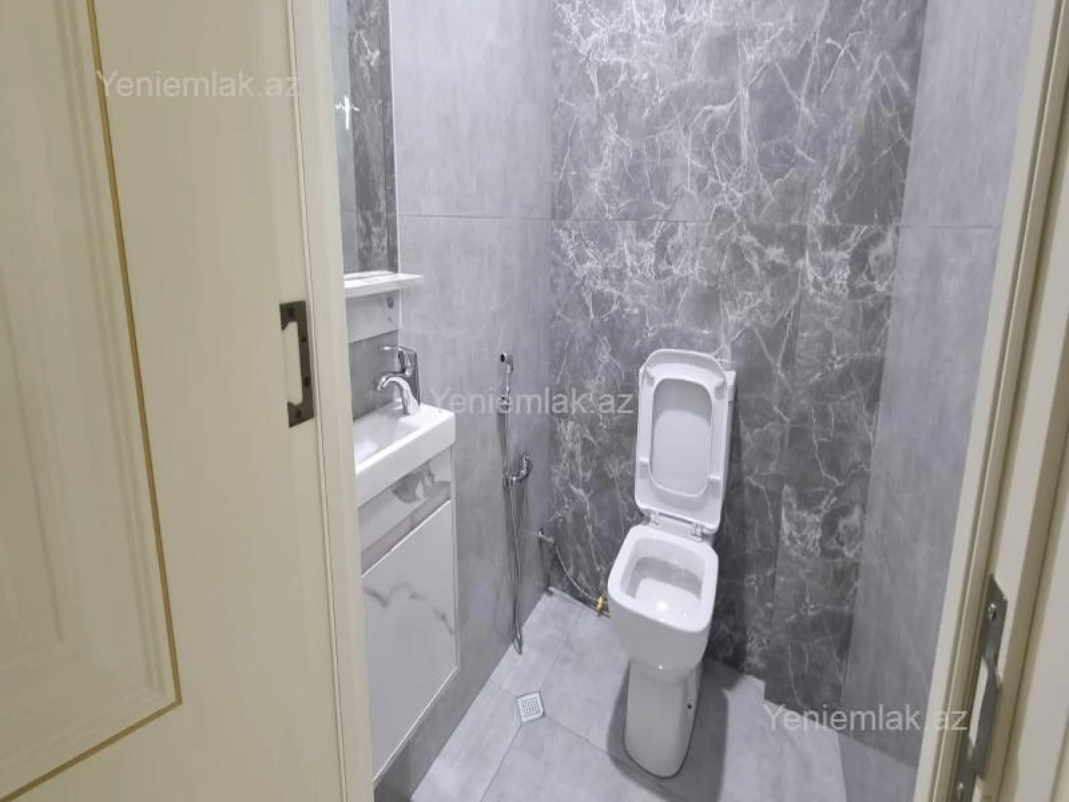 Satılır 3 otaqlı yeni tikili 128 m²