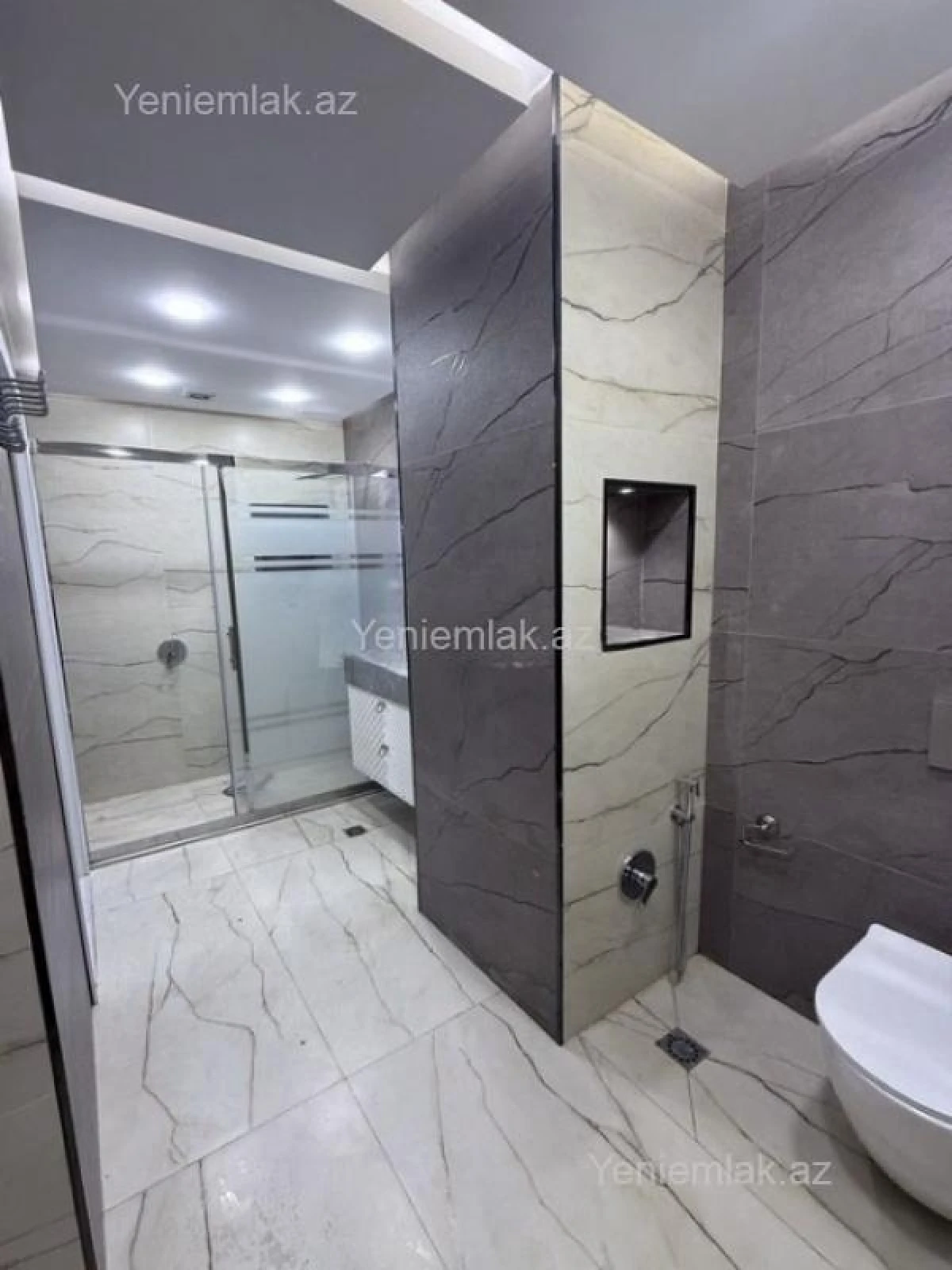 Satılır 3 otaqlı köhnə tikili 94 m²