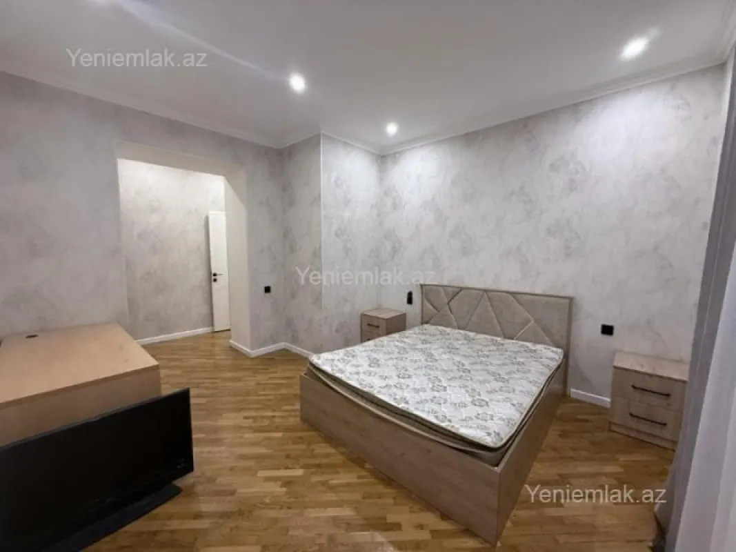 Satılır 3 otaqlı köhnə tikili 94 m²