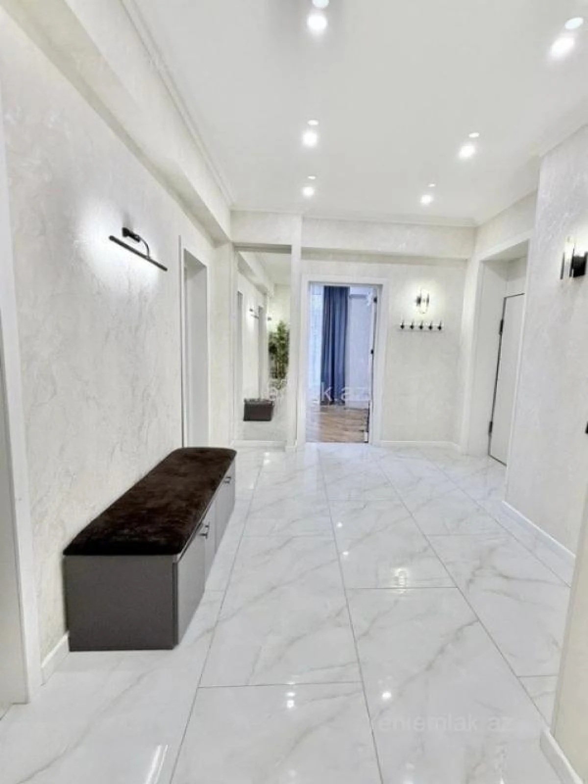 Satılır 3 otaqlı köhnə tikili 94 m²