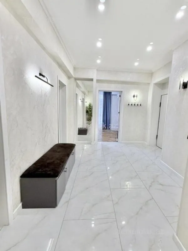 Satılır 3 otaqlı köhnə tikili 94 m²