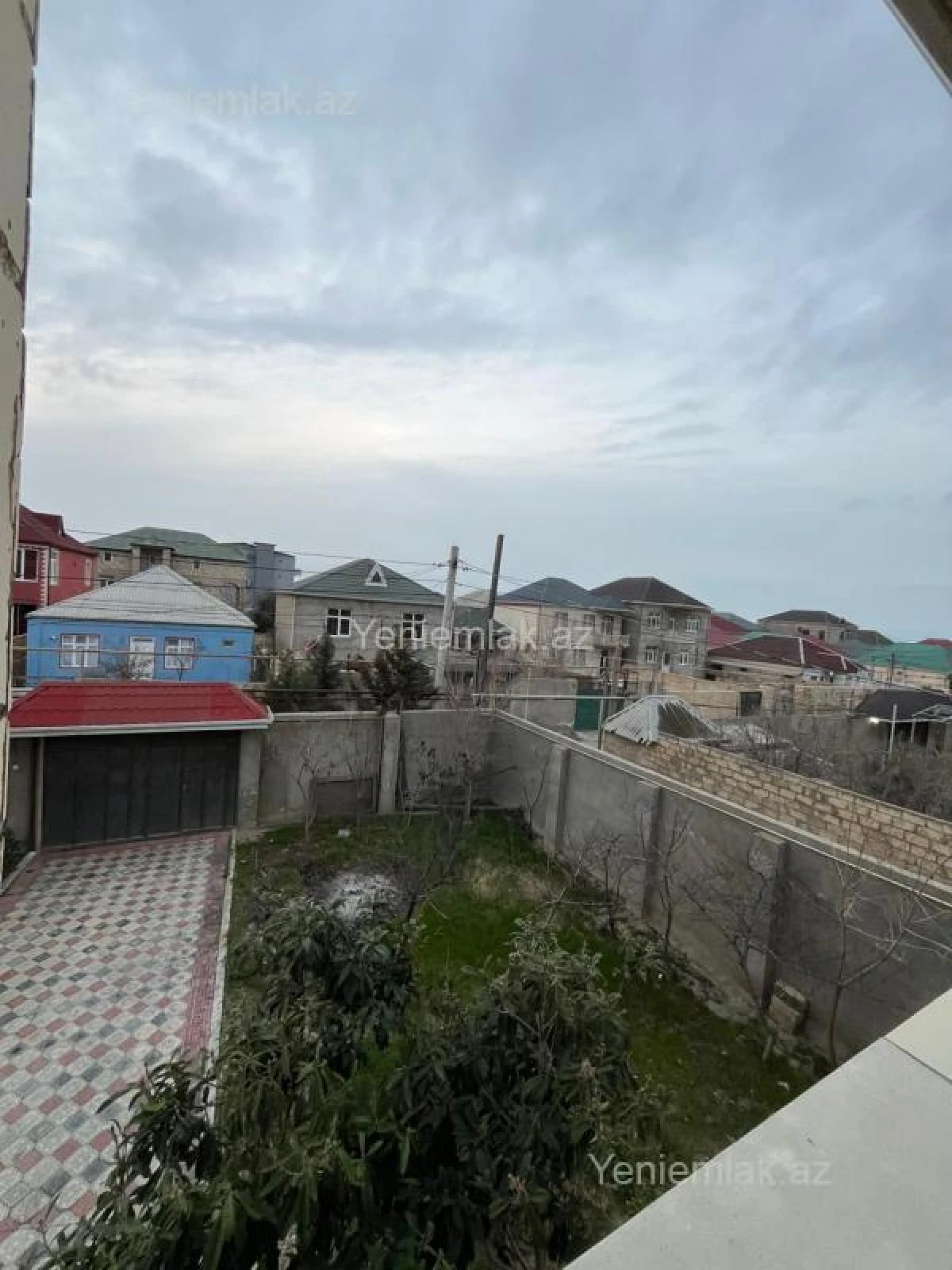 Satılır 4 otaqlı həyət evi 180 m²
