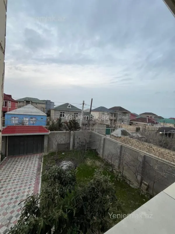 Satılır 4 otaqlı həyət evi 180 m²