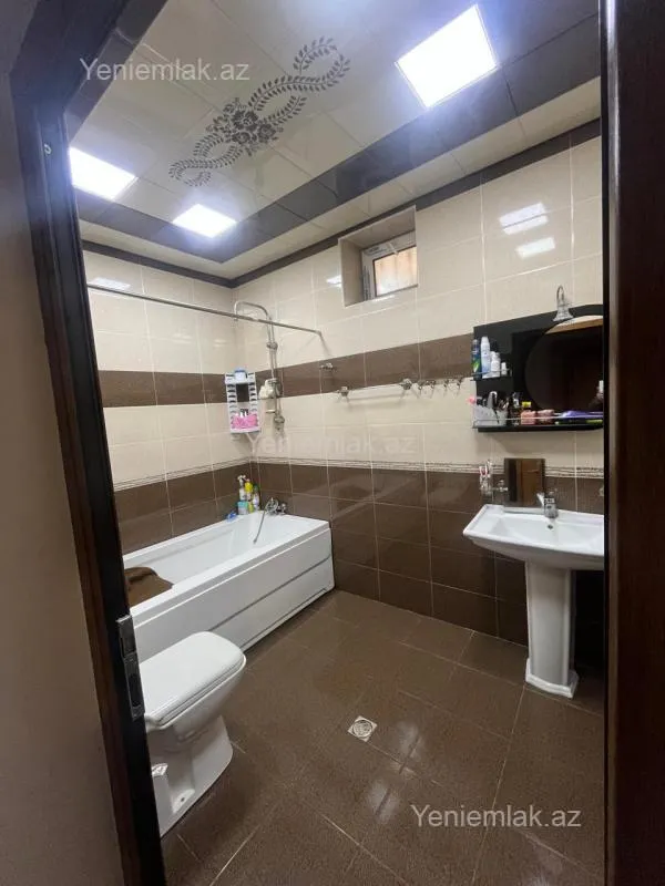 Satılır 4 otaqlı həyət evi 180 m²