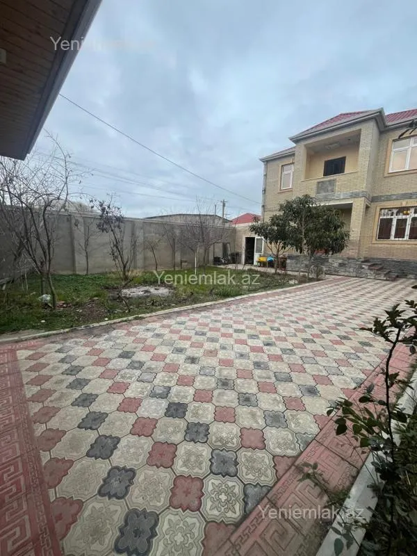 Satılır 4 otaqlı həyət evi 180 m²