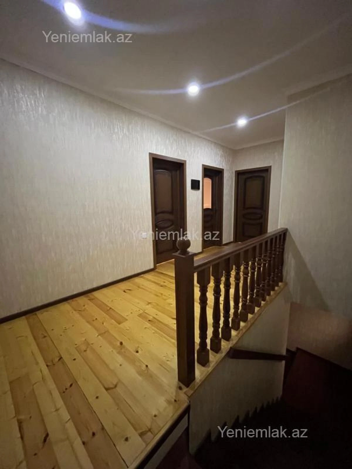 Satılır 4 otaqlı həyət evi 180 m²