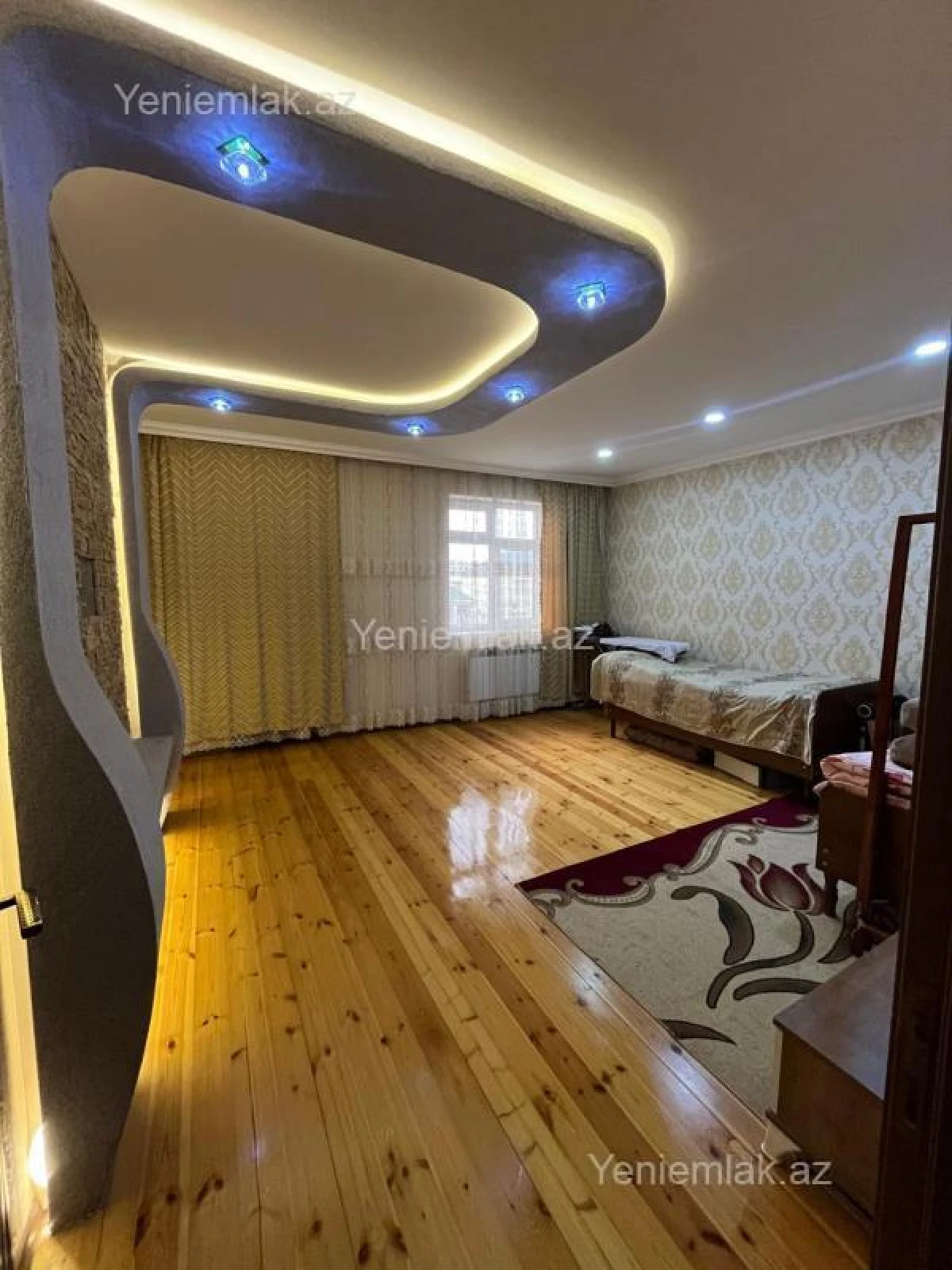 Satılır 4 otaqlı həyət evi 180 m²