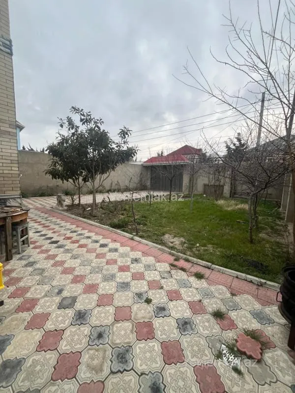 Satılır 4 otaqlı həyət evi 180 m²