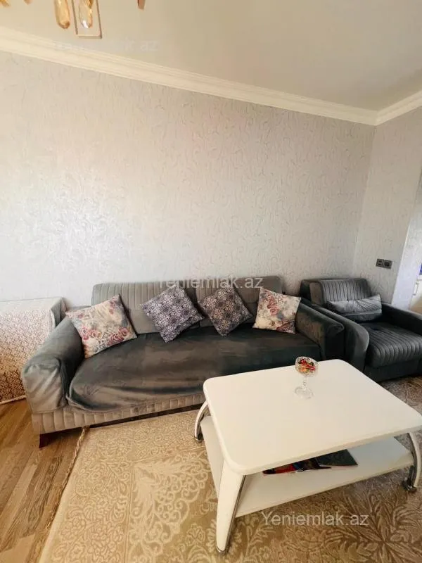 Satılır 2 otaqlı köhnə tikili 55 m²