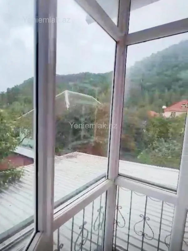 Satılır 6 otaqlı həyət evi 140 m²