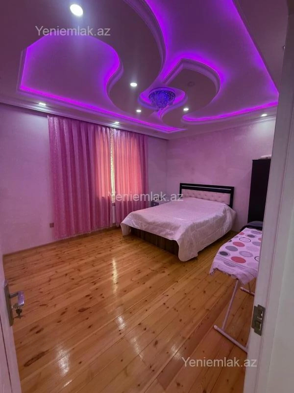 Satılır 6 otaqlı həyət evi 350 m²