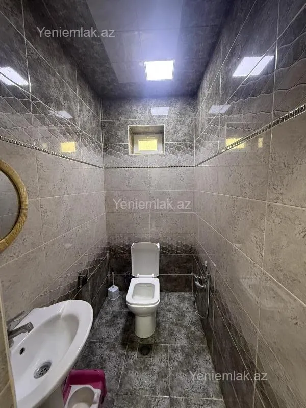 Satılır 6 otaqlı həyət evi 350 m²