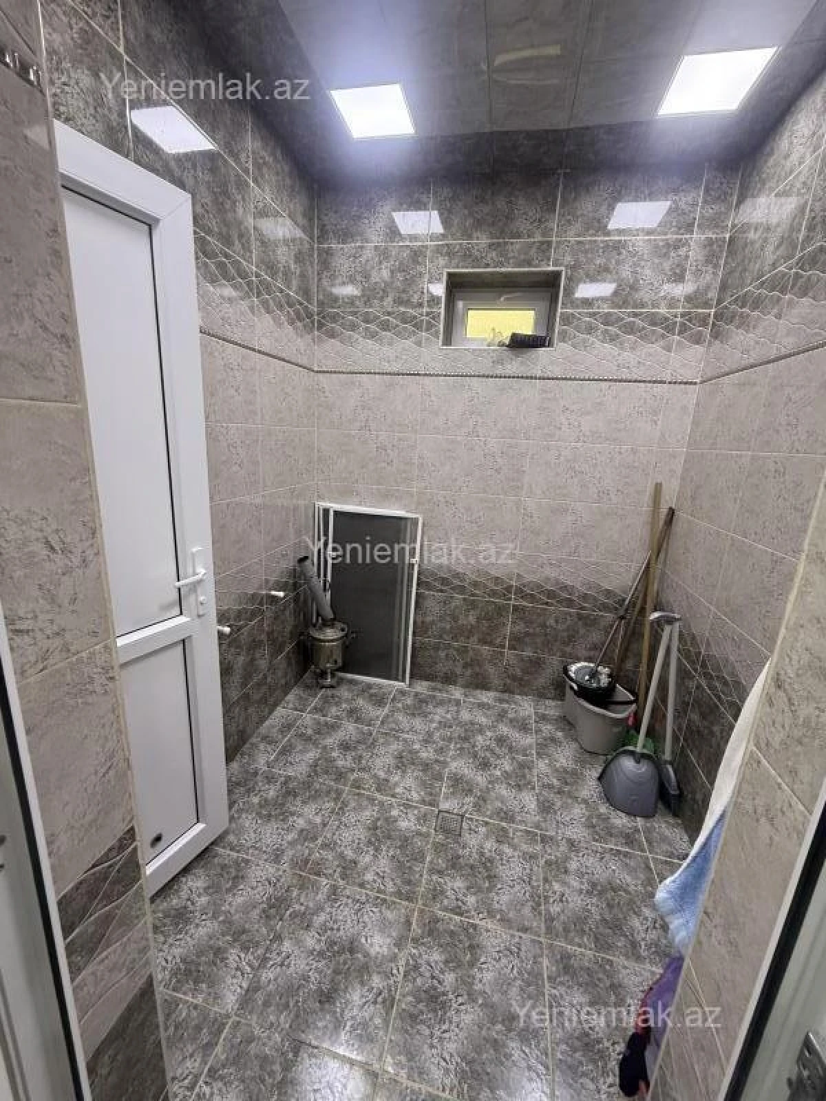Satılır 6 otaqlı həyət evi 350 m²