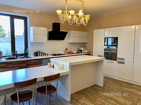 Satılır 6 otaqlı həyət evi 300 m²