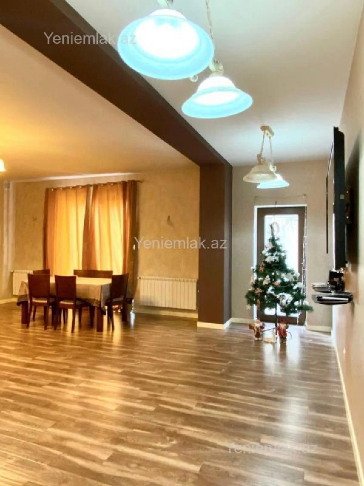Satılır 6 otaqlı həyət evi 300 m²