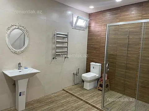 Satılır 6 otaqlı həyət evi 300 m²