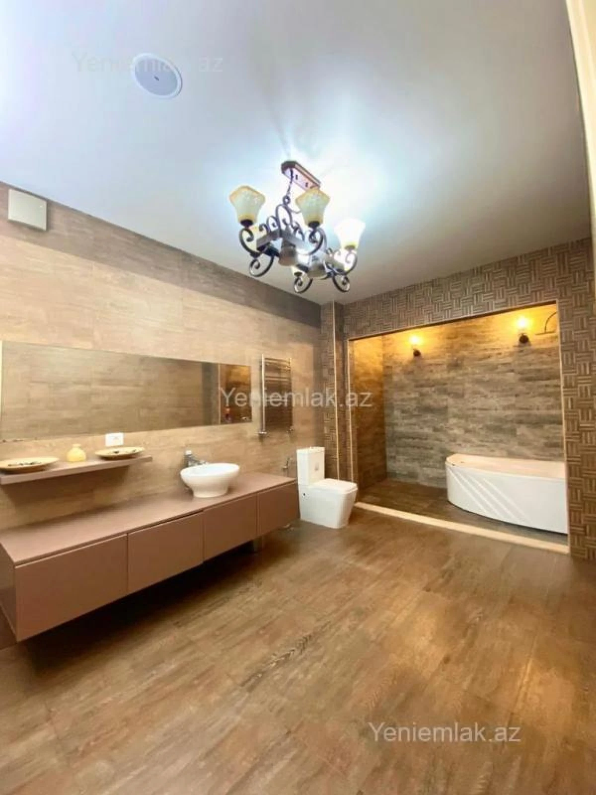 Satılır 6 otaqlı həyət evi 300 m²