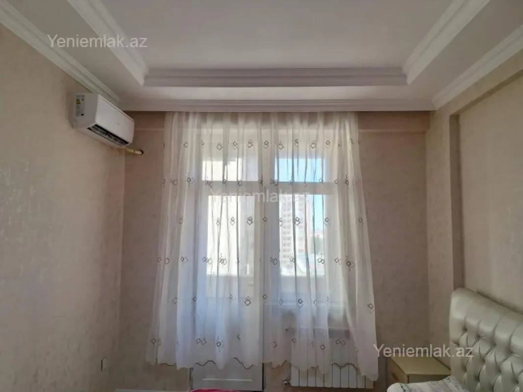 Satılır 6 otaqlı həyət evi 300 m²