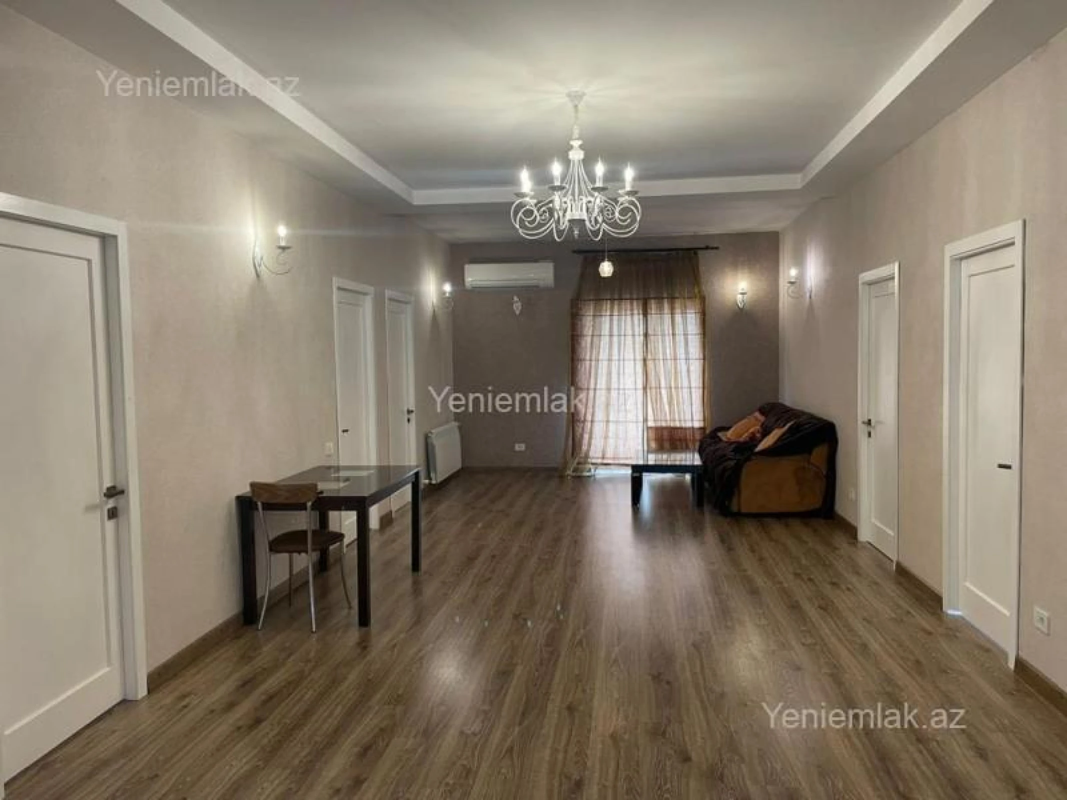 Satılır 6 otaqlı həyət evi 300 m²
