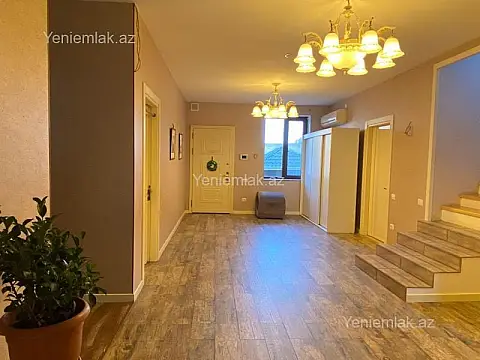 Satılır 6 otaqlı həyət evi 300 m²