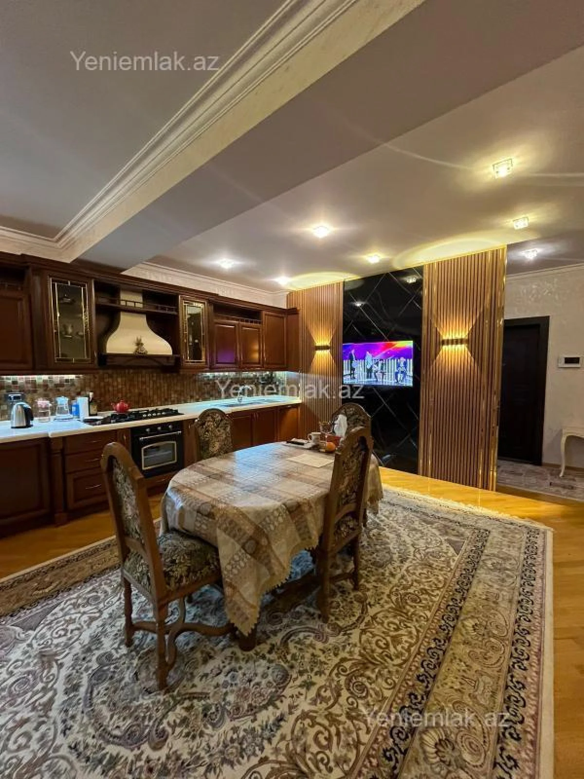 Satılır 4 otaqlı yeni tikili 240 m²
