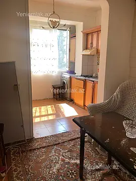 Satılır 2 otaqlı köhnə tikili 60 m²