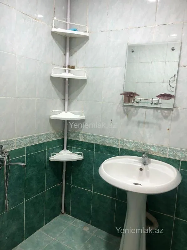 Satılır 2 otaqlı köhnə tikili 60 m²