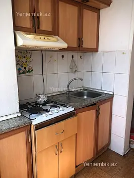 Satılır 2 otaqlı köhnə tikili 60 m²