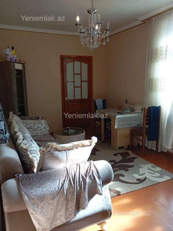Satılır 2 otaqlı köhnə tikili 51 m²
