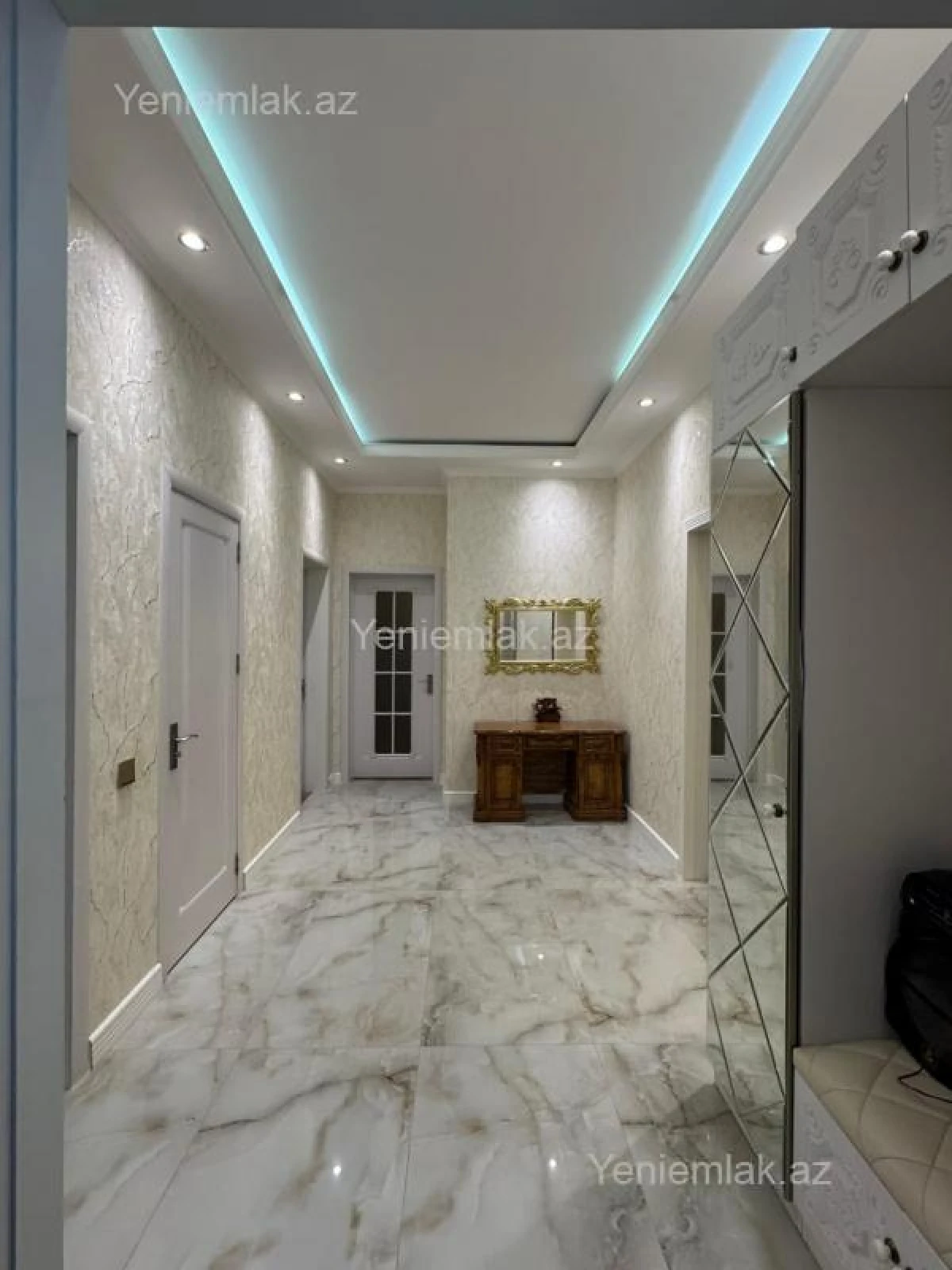 Satılır 4 otaqlı həyət evi 200 m²