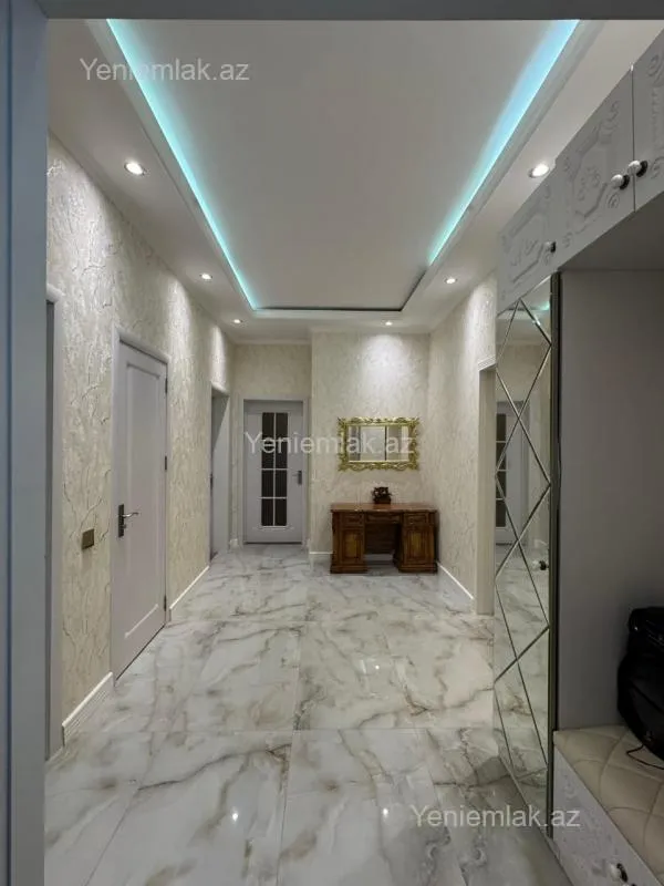 Satılır 4 otaqlı həyət evi 200 m²