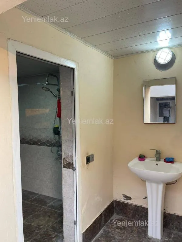 Satılır 6 otaqlı həyət evi 320 m²